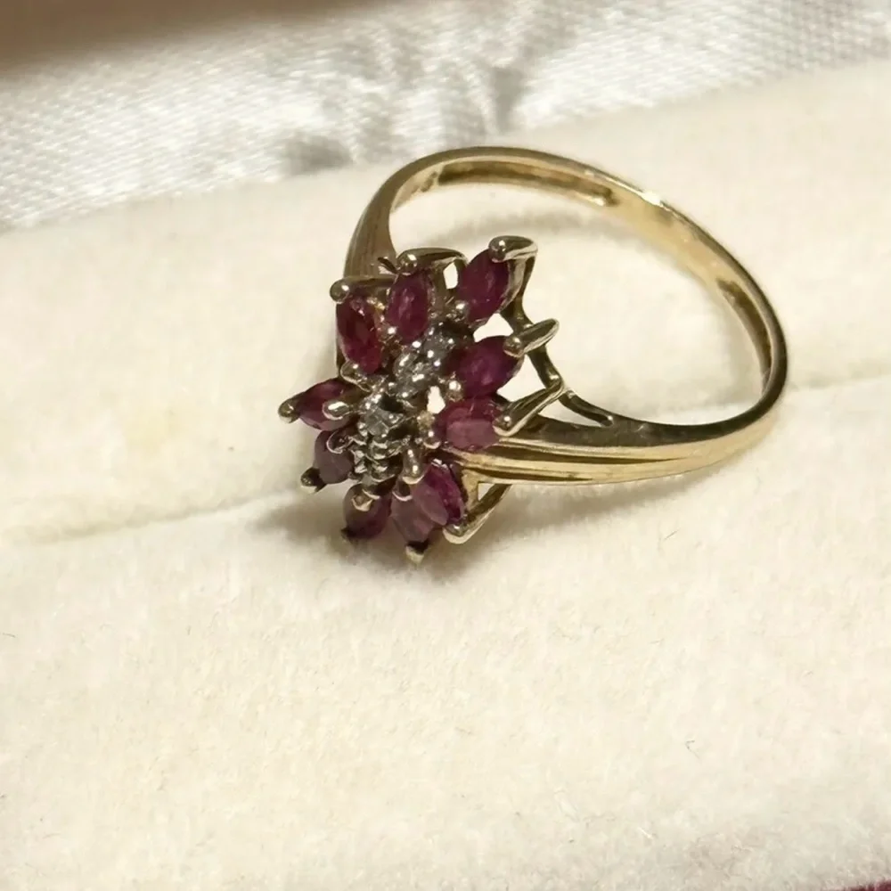 Ruby and Diamond Ring Genuine Ruby and Natural Diamonds - Picture 3 of 9